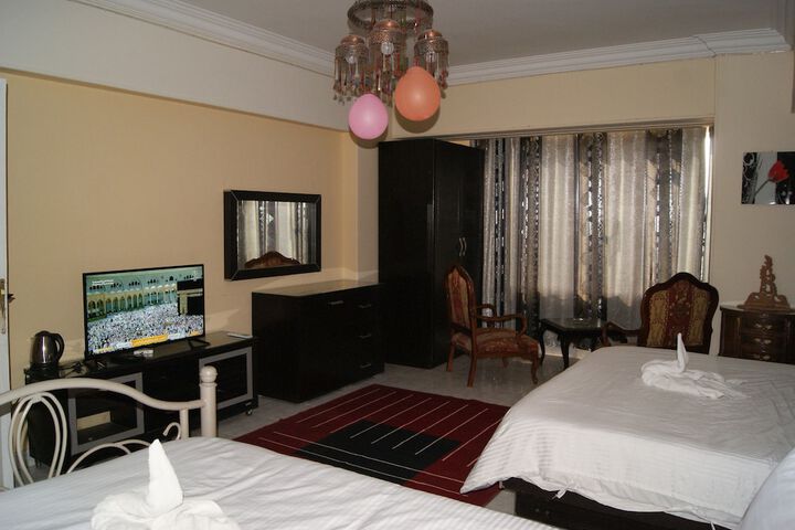 Room 13 of 114