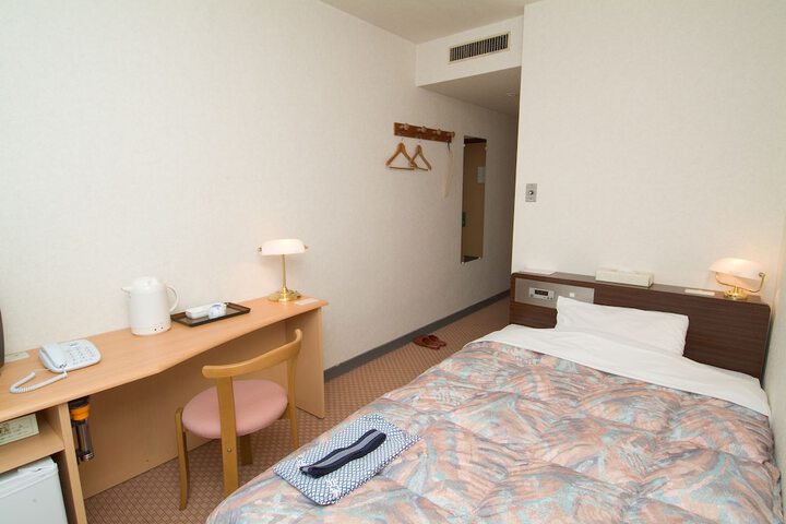 Room 5 of 35