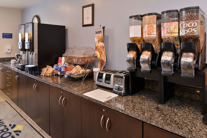 Breakfast/Coffee Service 29 of 41