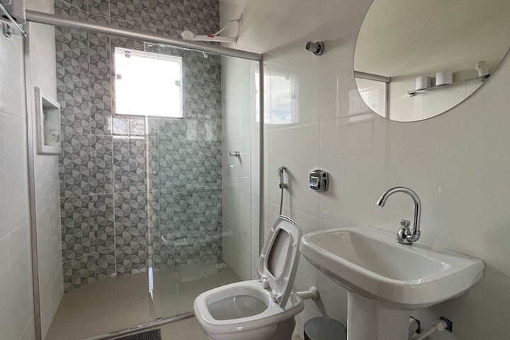 Room 8 of 10
