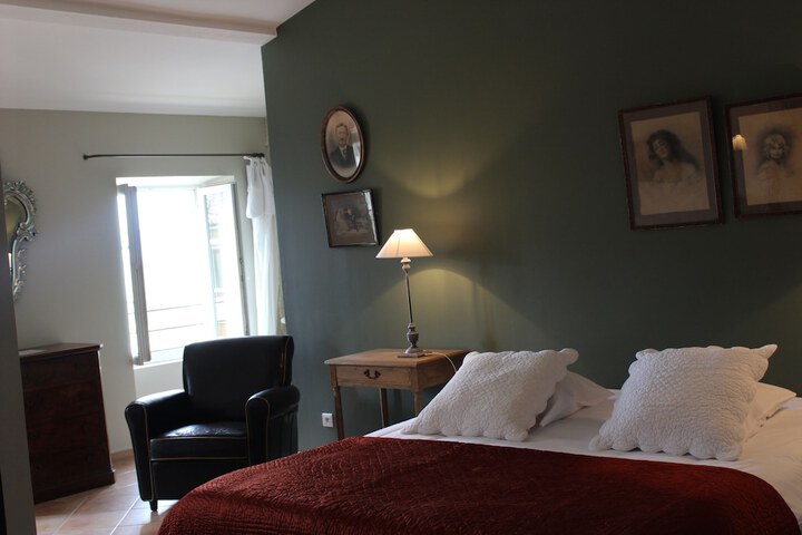 Room 8 of 61