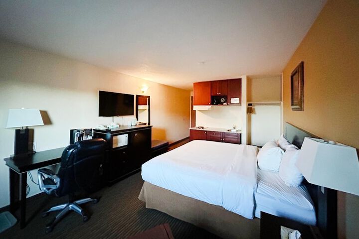 Room 5 of 51