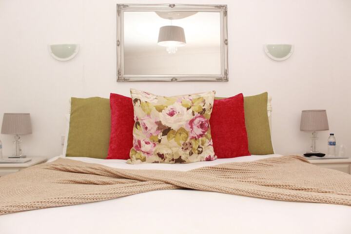 Room 35 of 73