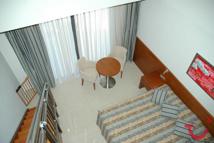 Room 10 of 130