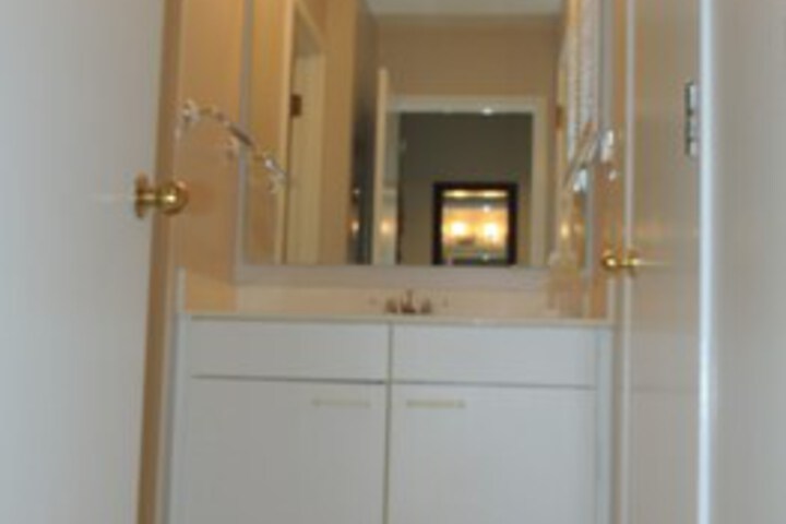 Room 4 of 36