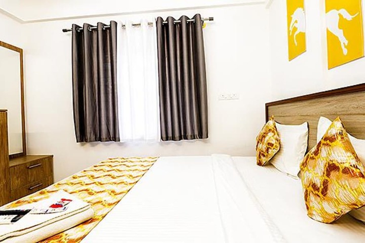 Room 13 of 20