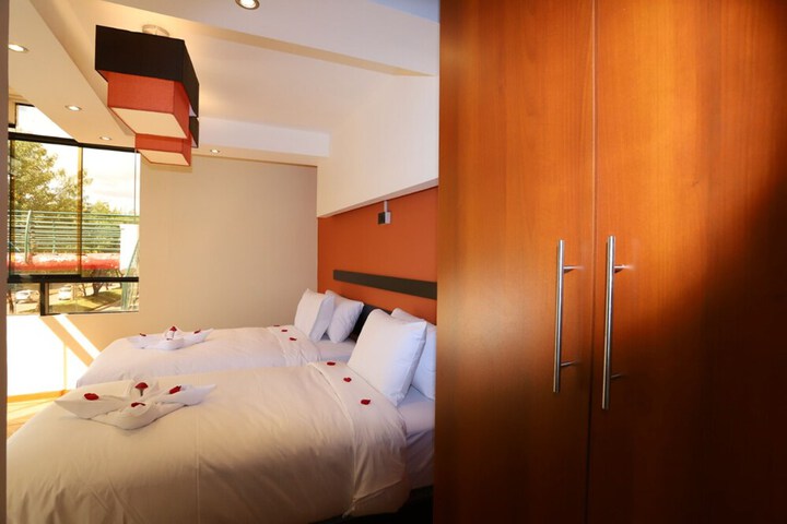 Room 9 of 17