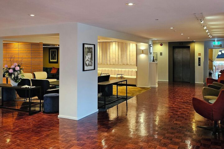 Entrance & Lobby