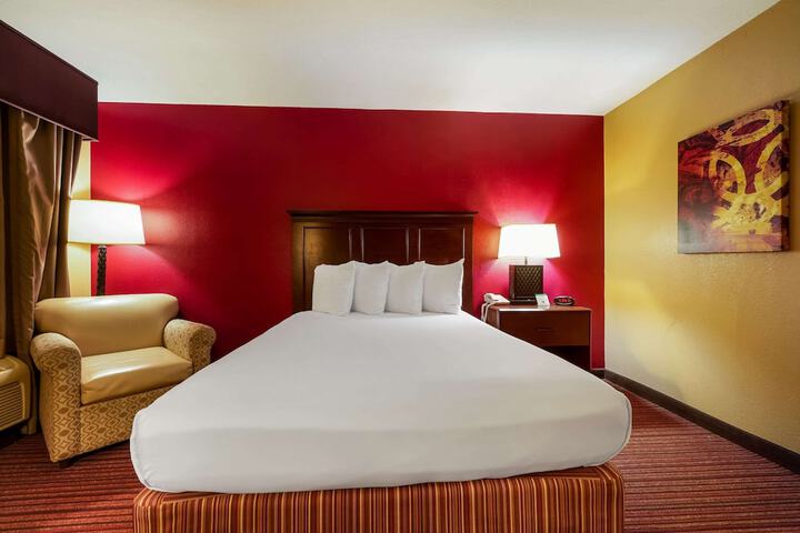 Room 10 of 34