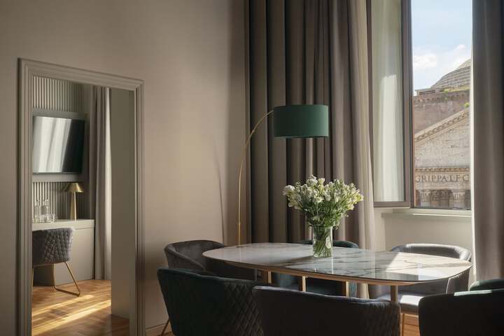 Room 73 of 111