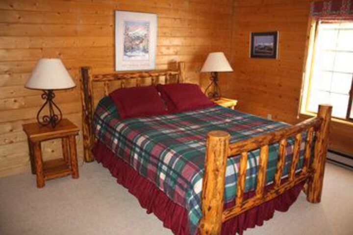 Room 4 of 16