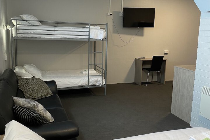 Room 2 of 55
