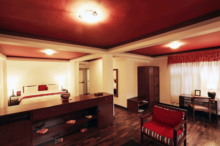 Room 4 of 82