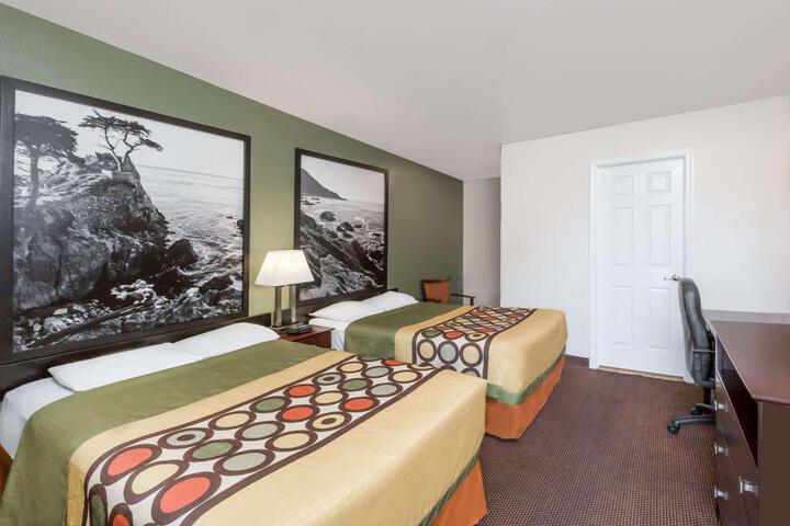 2 Double Beds (5 of 5)