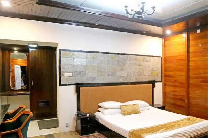 Room 12 of 62