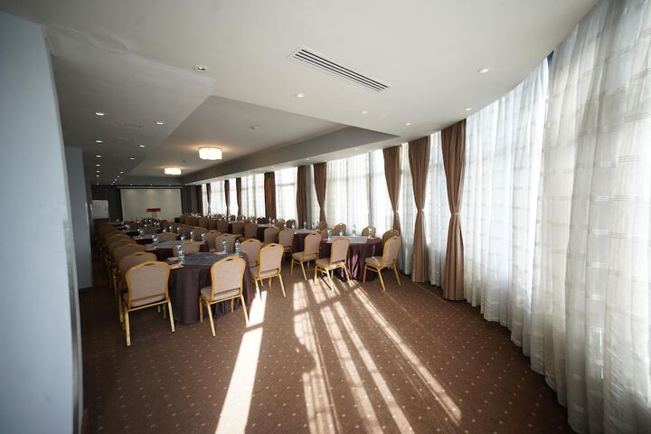 Ballroom/Hall 149 of 163