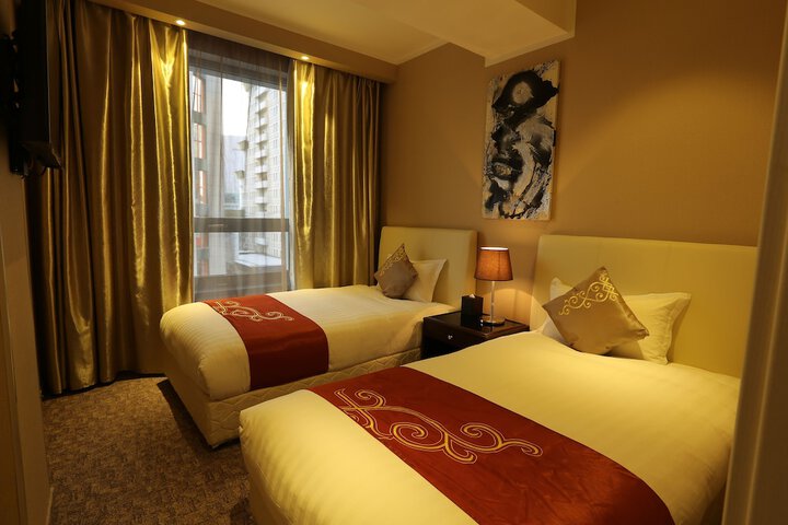 Room 9 of 38