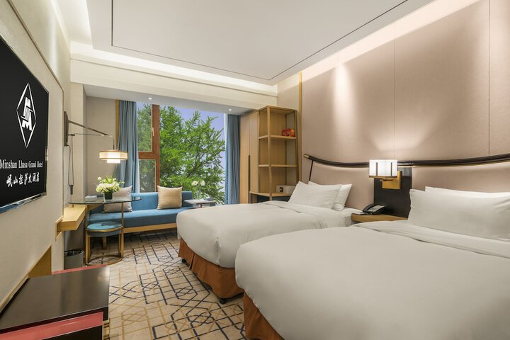 Room 6 of 25