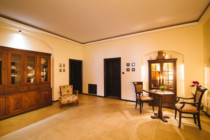 Room 44 of 90