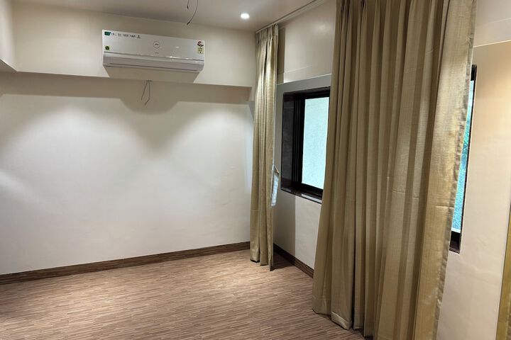 Room 3 of 22