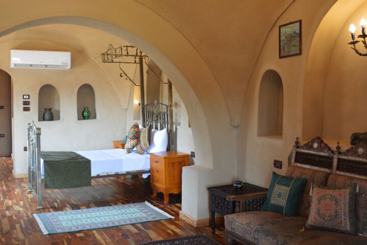 Room 25 of 193