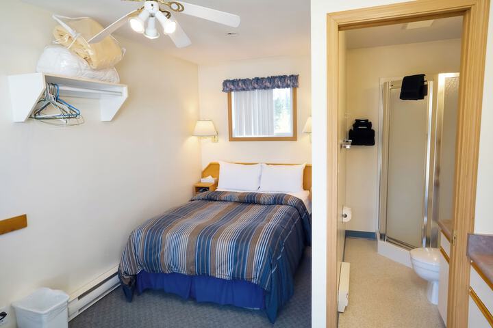 Room 4 of 18