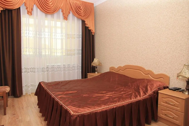 Room 4 of 11