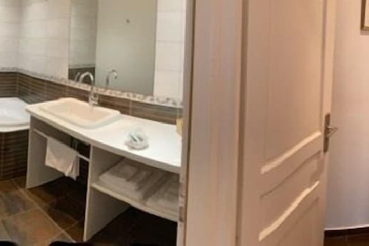 Room 18 of 23