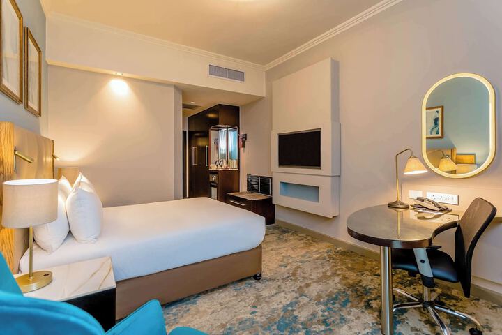 Room 32 of 62