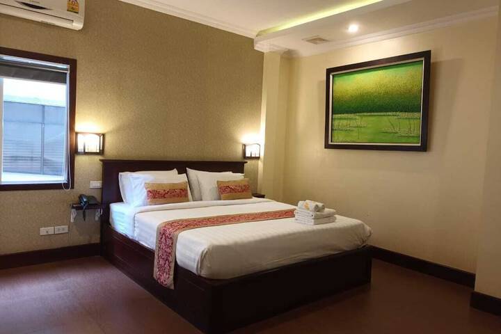 Room 12 of 25