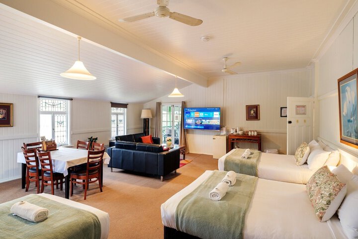 Room 3 of 36