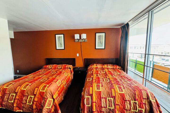 2 Double Beds (8 of 11)