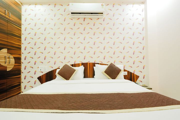 Room 33 of 54
