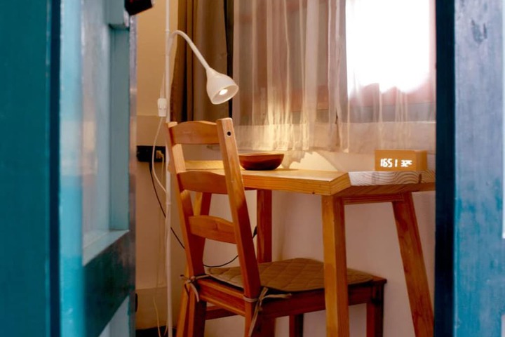 Room 27 of 65