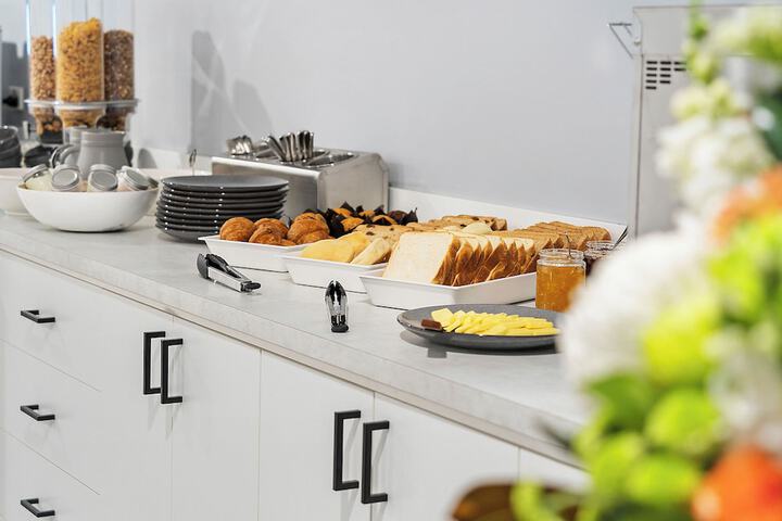 Breakfast/Coffee Service 29 of 38
