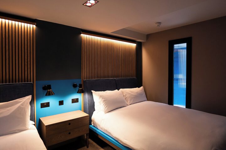 Room 12 of 42