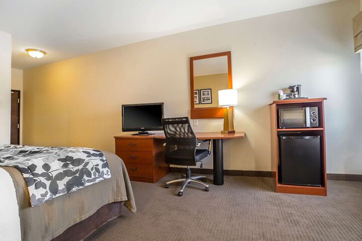 Room 12 of 33