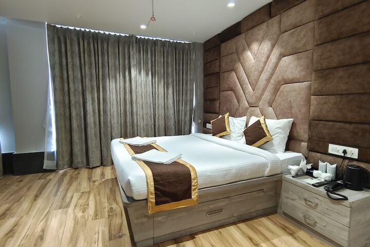 The Panash Hotel & Banquets