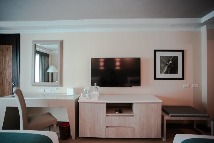 Room 18 of 151