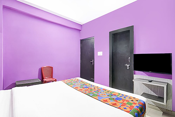 Room 14 of 28