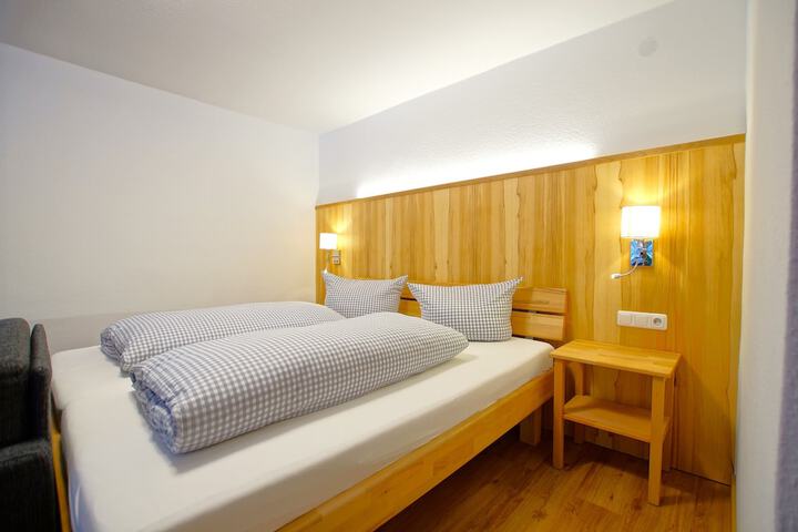 Room 10 of 74