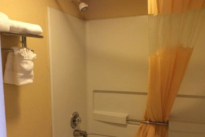 1 Queen Bed Mobility Accessible (1 of 27)