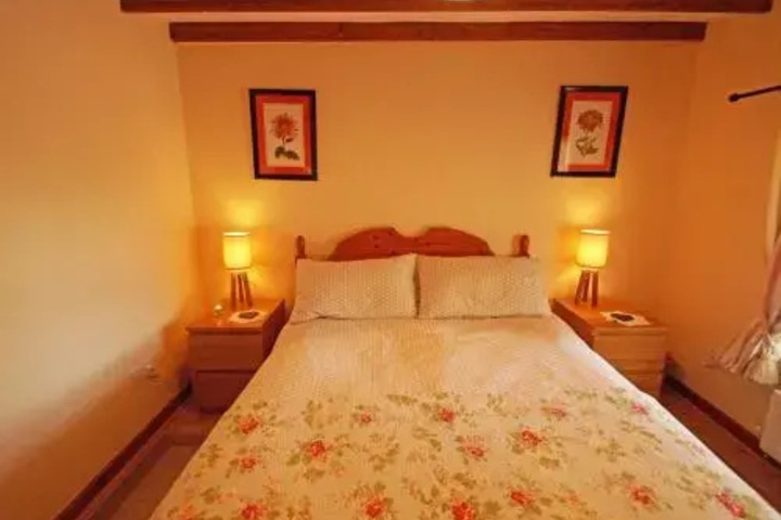 Room 2 of 9