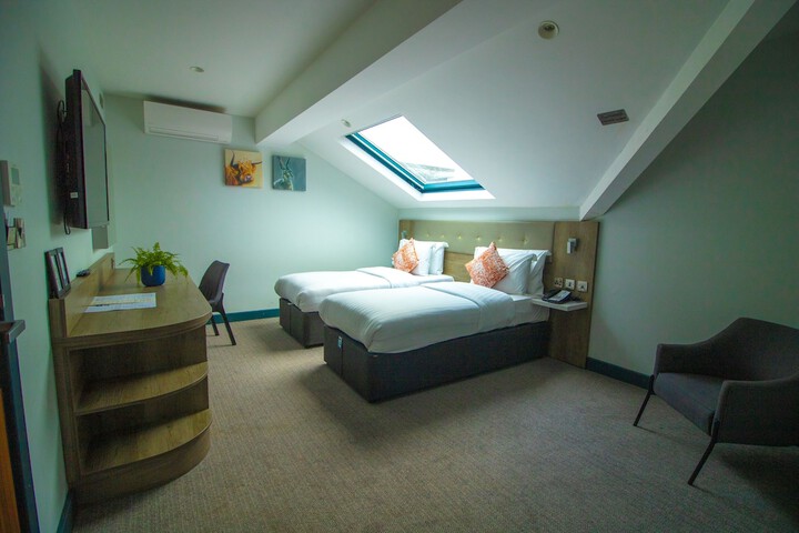 Room 25 of 85