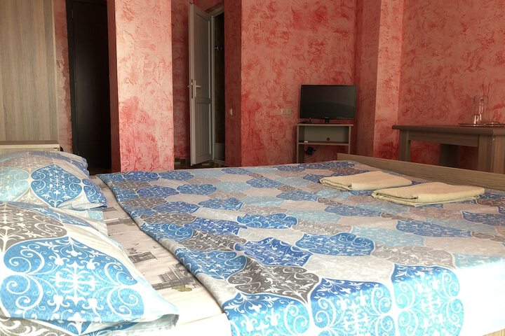 Room 15 of 32