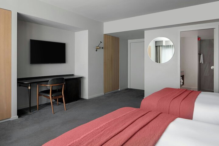 Room 50 of 124