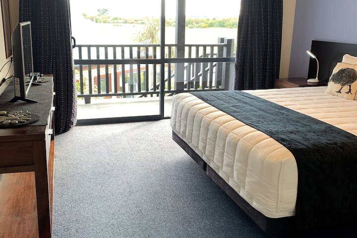 Room 10 of 83