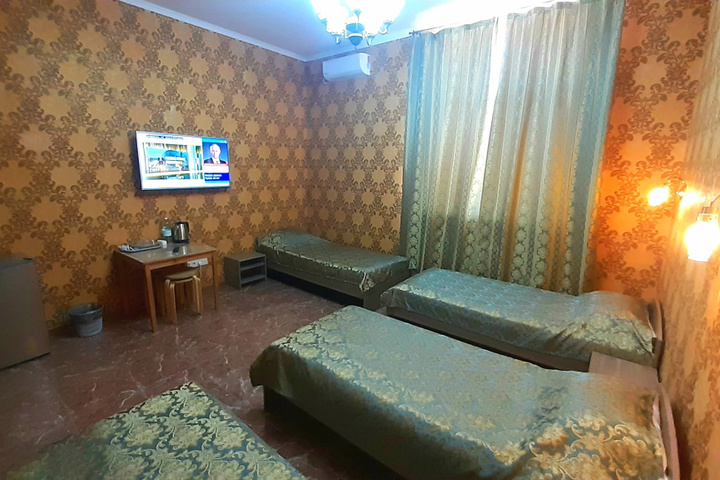 Room 3 of 7