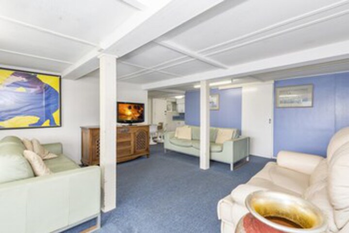 Room 10 of 20
