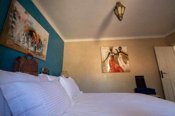 Room 13 of 26